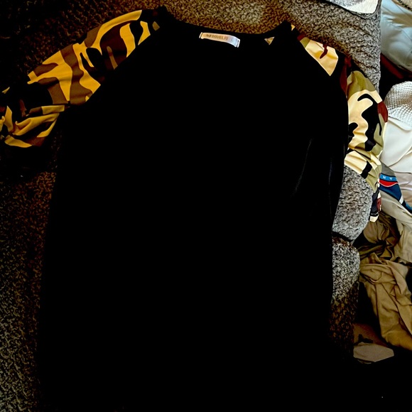 Large top - Picture 1 of 1